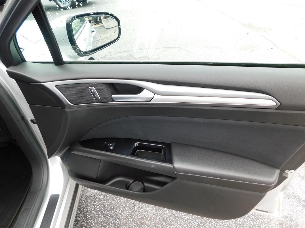 Ford Fusion 4dr Sdn SE FWD 2016