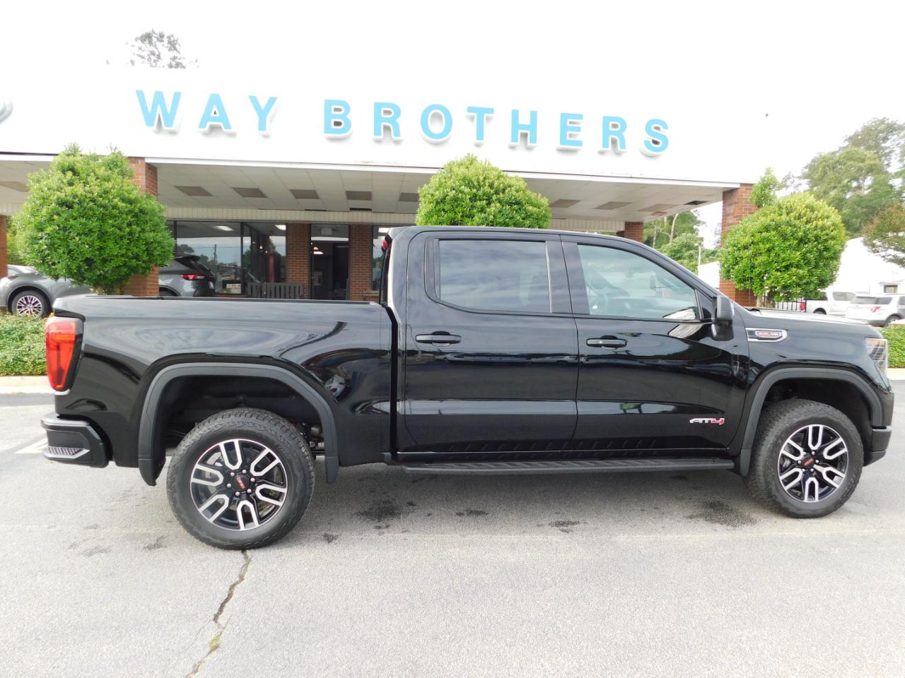 GMC Sierra 1500 4WD Crew Cab 147" AT4 2026