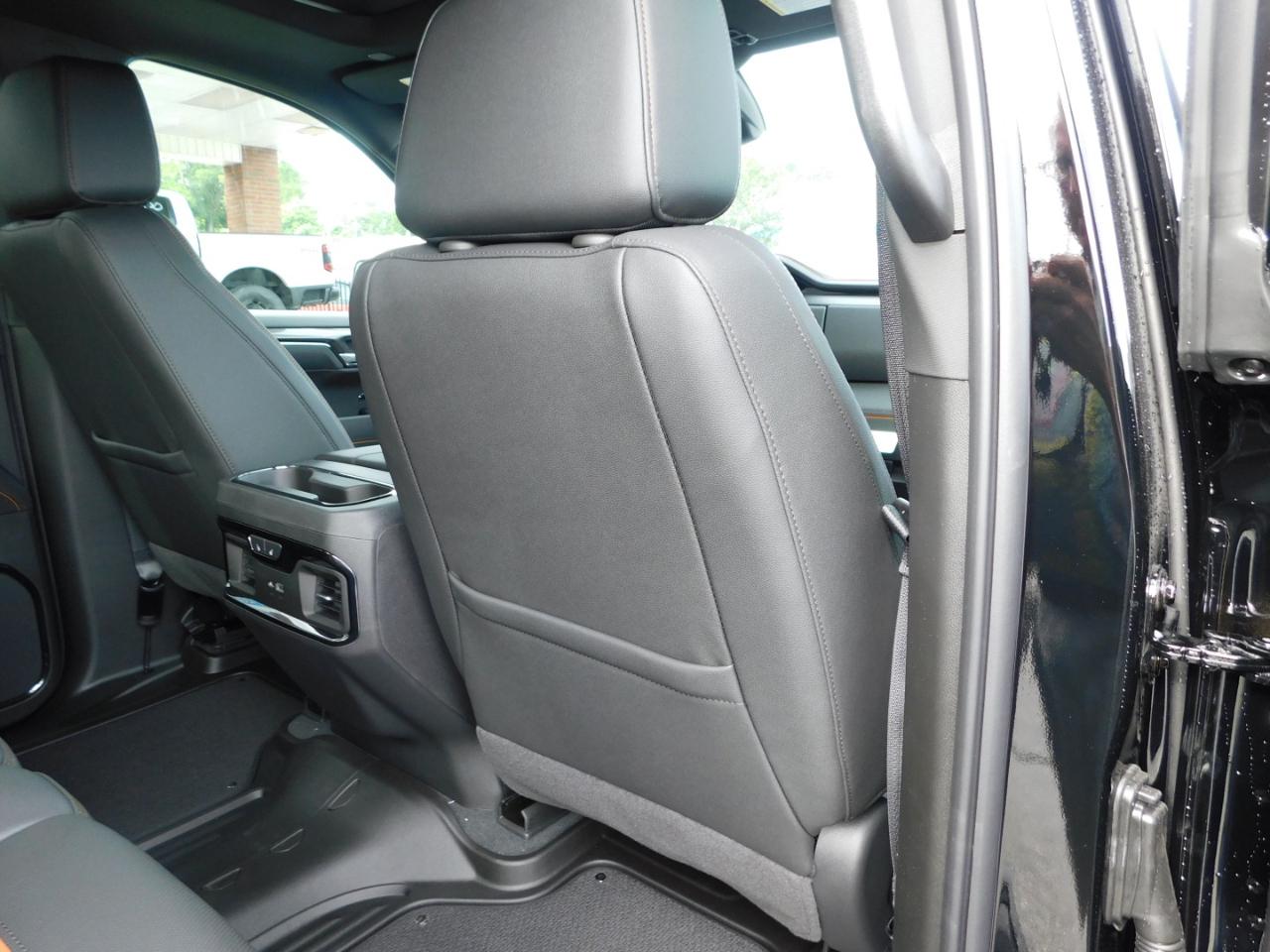 GMC Sierra 1500 4WD Crew Cab 147" AT4 2026