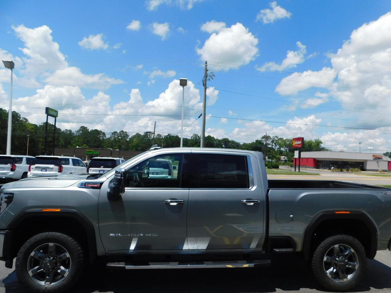 GMC Sierra 2500HD 4WD Crew Cab 159" SLT 2026