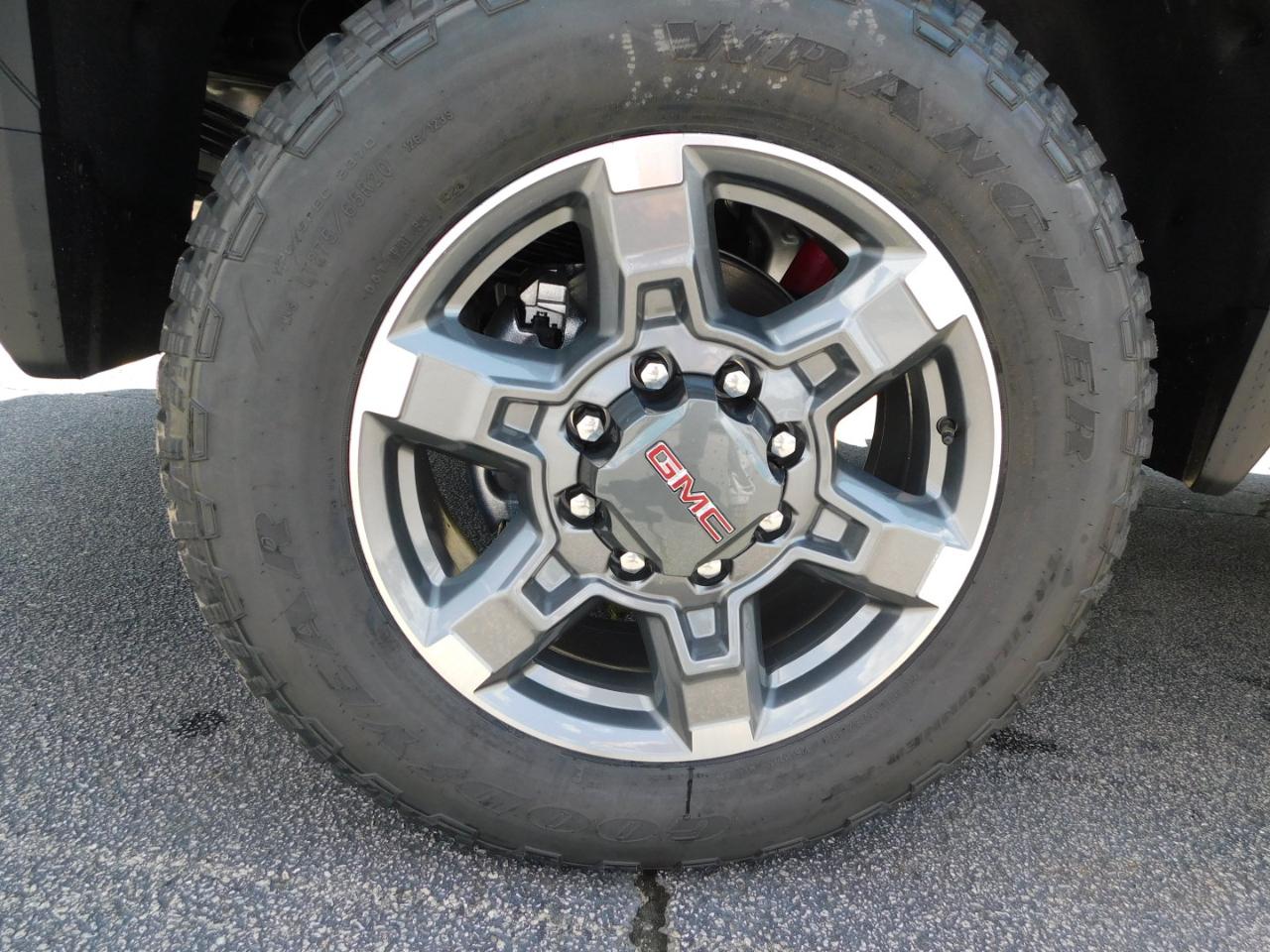 GMC Sierra 2500HD 4WD Crew Cab 159" SLT 2026