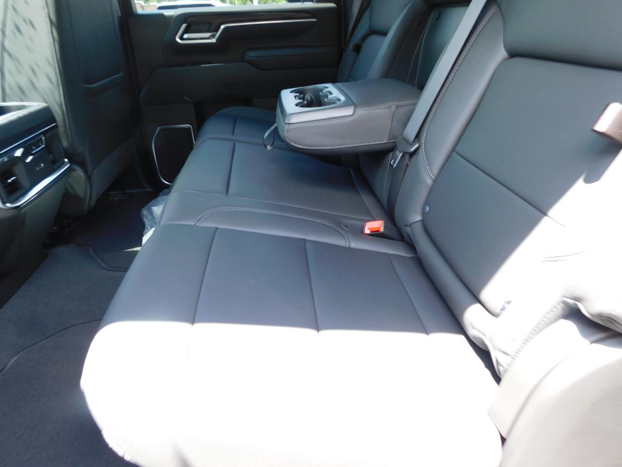 GMC Sierra 2500HD 4WD Crew Cab 159" SLT 2026