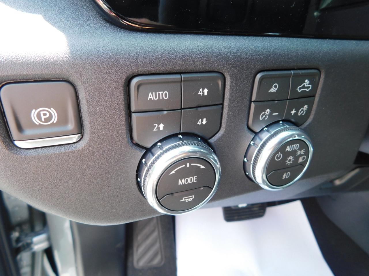 GMC Sierra 2500HD 4WD Crew Cab 159" SLT 2026