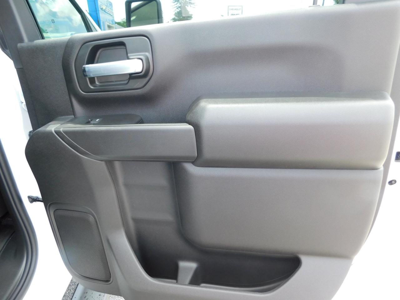 Chevrolet Silverado 2500HD 4WD Crew Cab 159" Custom 2026