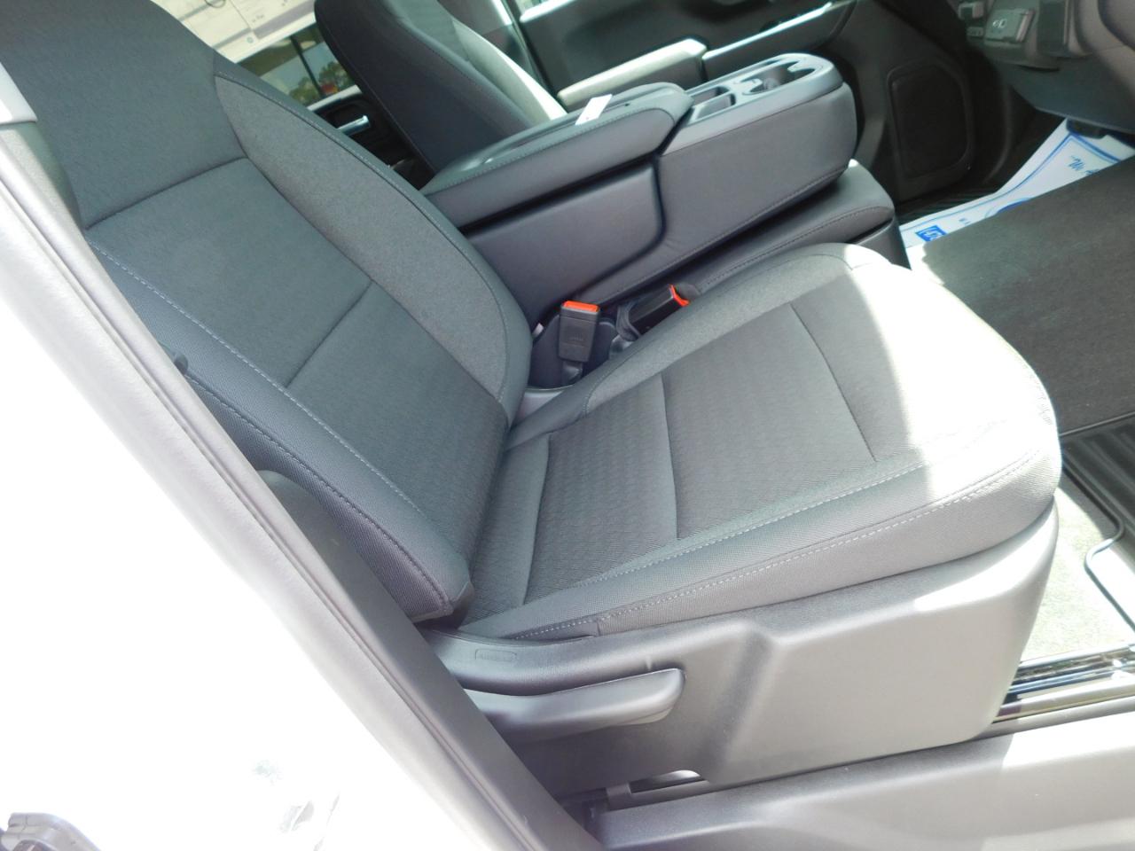 Chevrolet Silverado 2500HD 4WD Crew Cab 159" Custom 2026