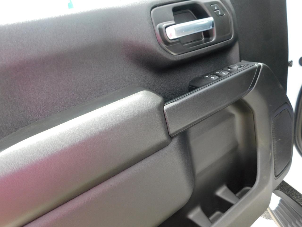 Chevrolet Silverado 2500HD 4WD Crew Cab 159" Custom 2026