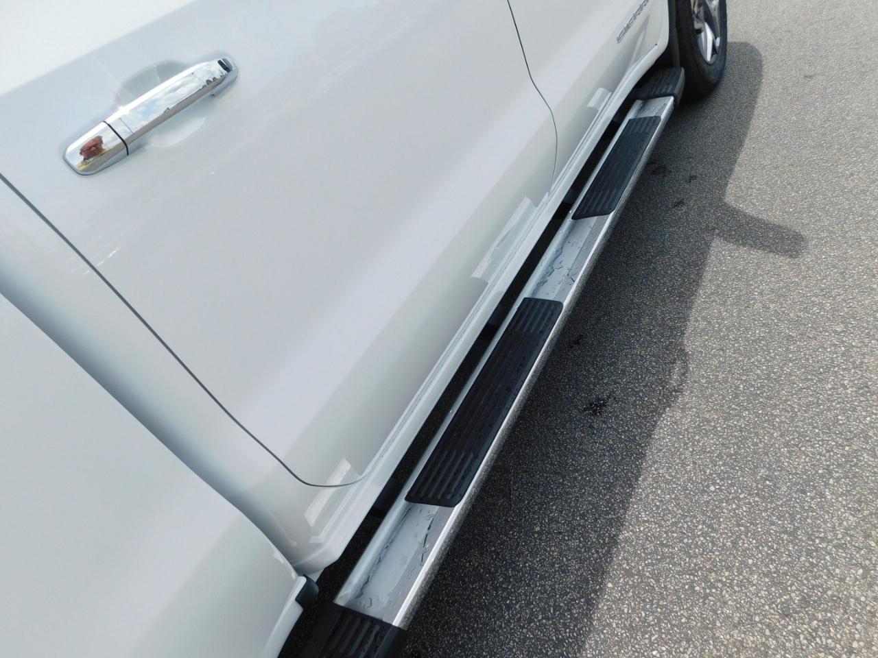 GMC Sierra 1500 4WD Crew Cab 147" SLT 2026