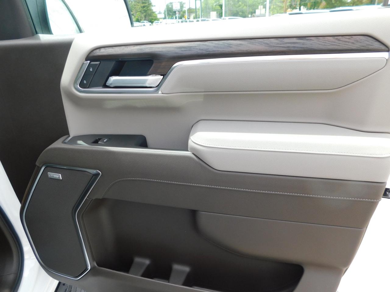 GMC Sierra 1500 4WD Crew Cab 147" SLT 2026