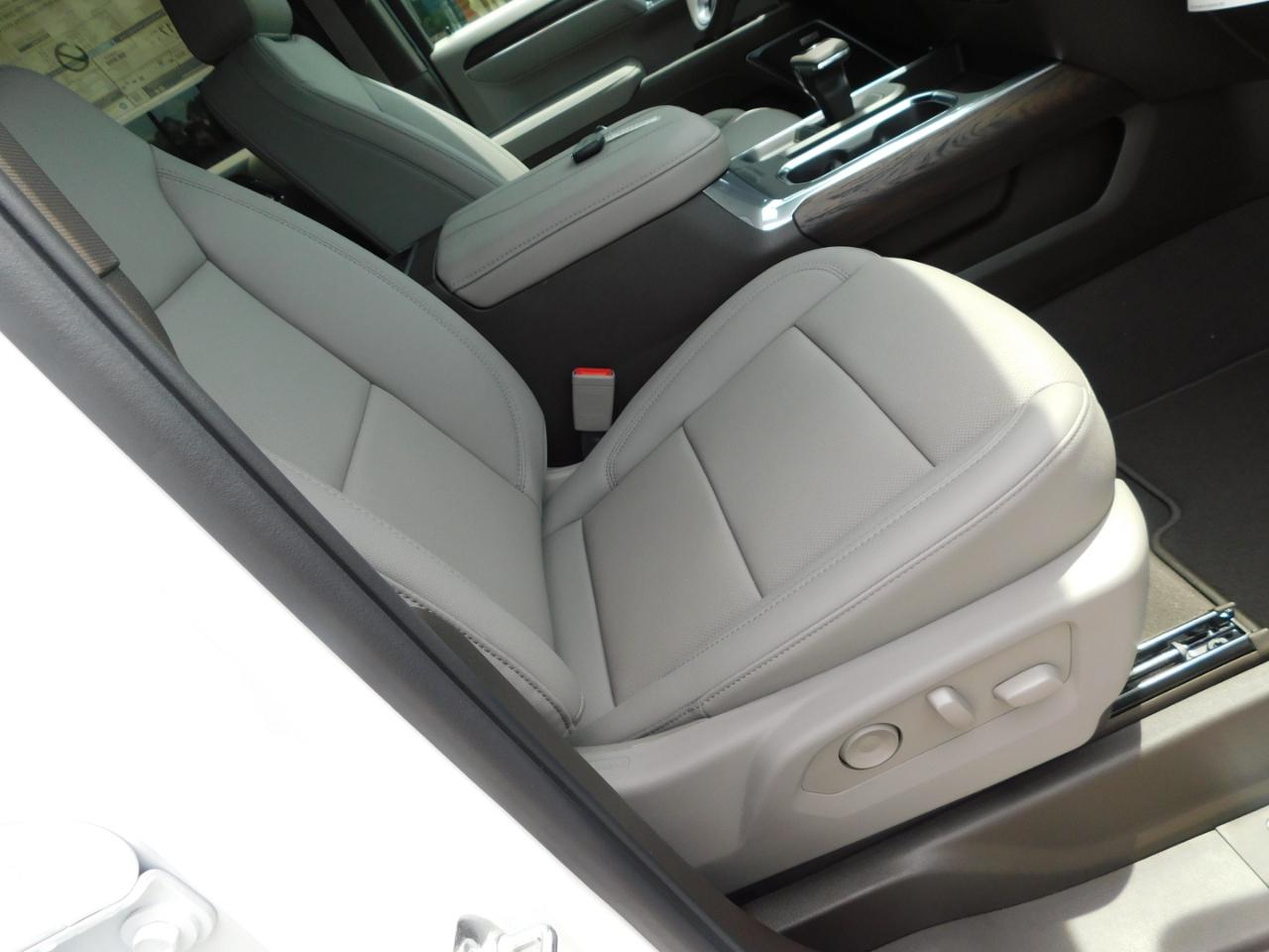 GMC Sierra 1500 4WD Crew Cab 147" SLT 2026