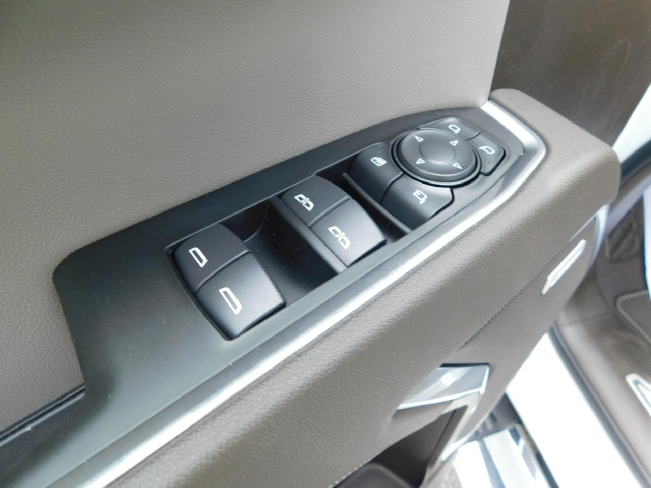 GMC Sierra 1500 4WD Crew Cab 147" SLT 2026