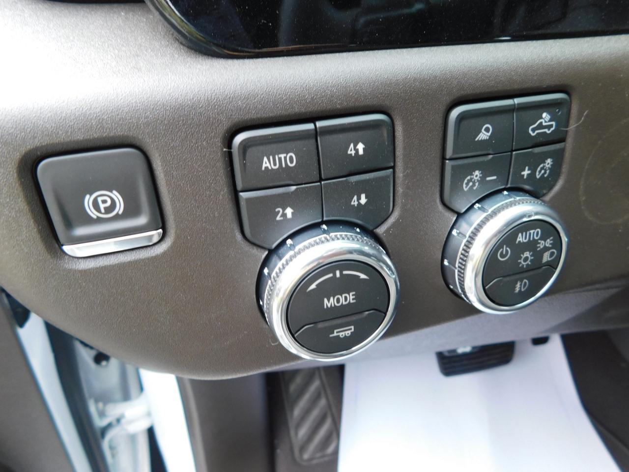 GMC Sierra 1500 4WD Crew Cab 147" SLT 2026