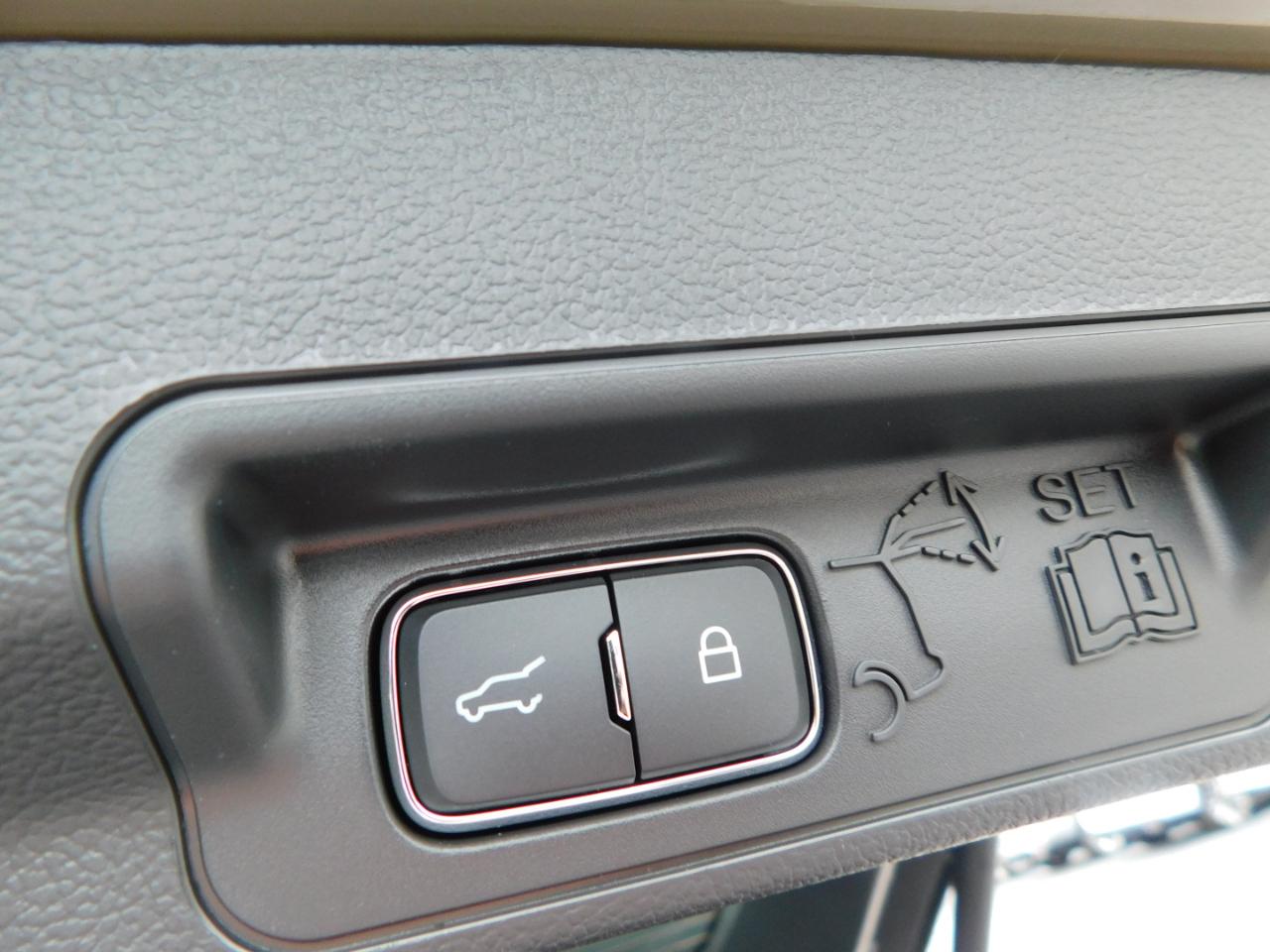 Ford Explorer Tremor 4WD 2026