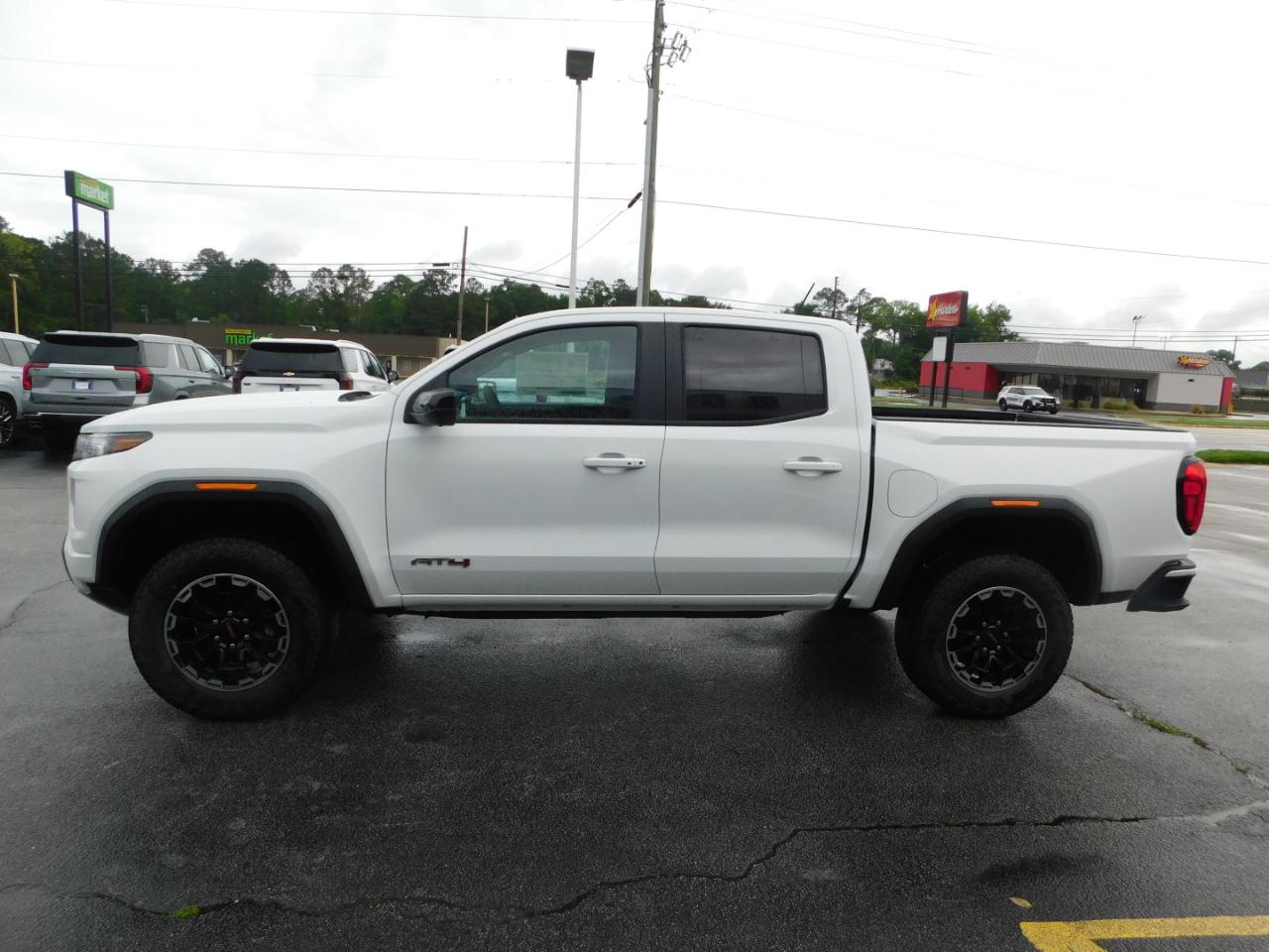 GMC Canyon 4WD Crew Cab AT4 2026
