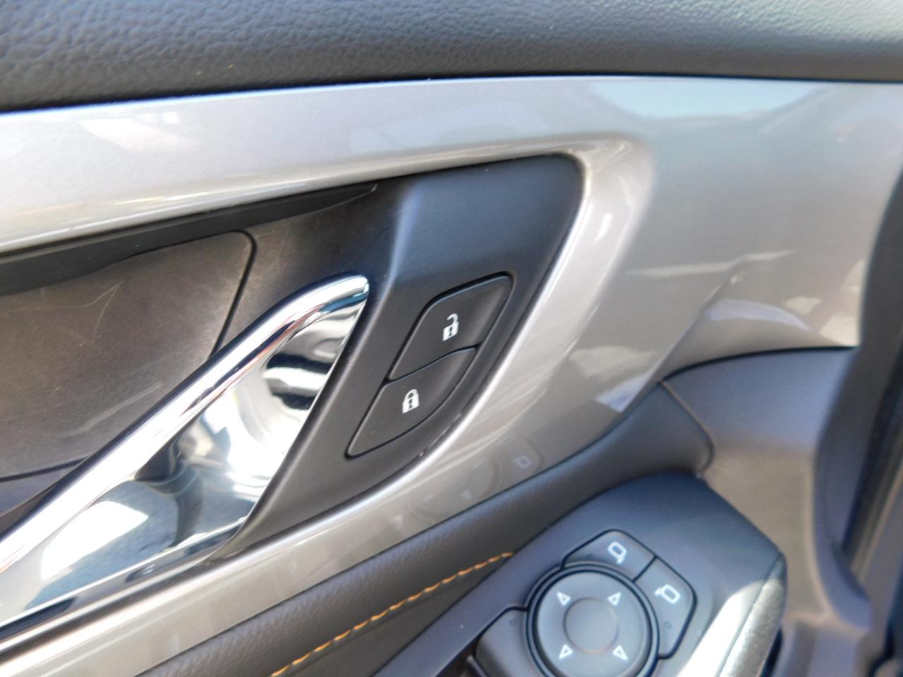 Chevrolet Traverse FWD 4dr LT Leather w/3LT 2019