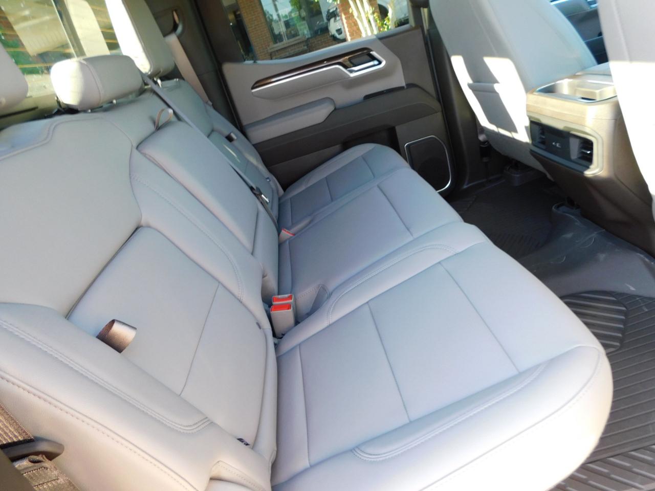 Chevrolet Silverado 1500 4WD Crew Cab 147" RST 2026