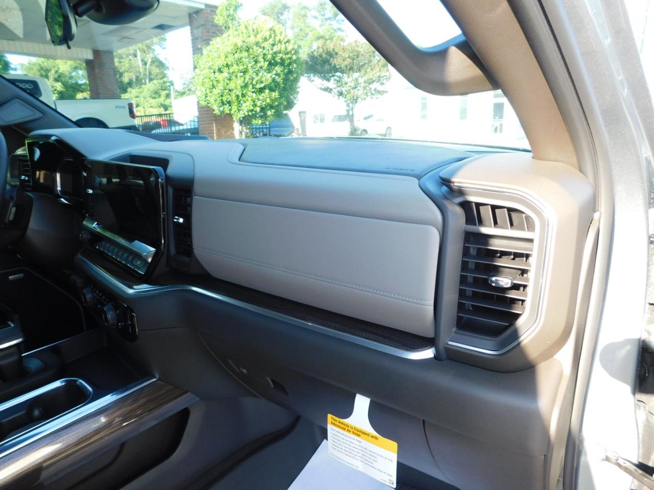 Chevrolet Silverado 1500 4WD Crew Cab 147" RST 2026