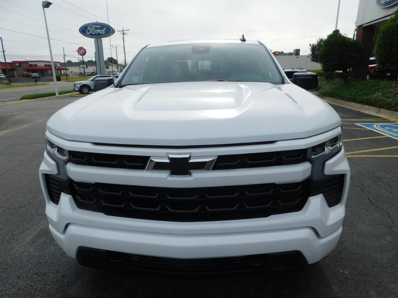 Chevrolet Silverado 1500 4WD Crew Cab 147" RST 2026