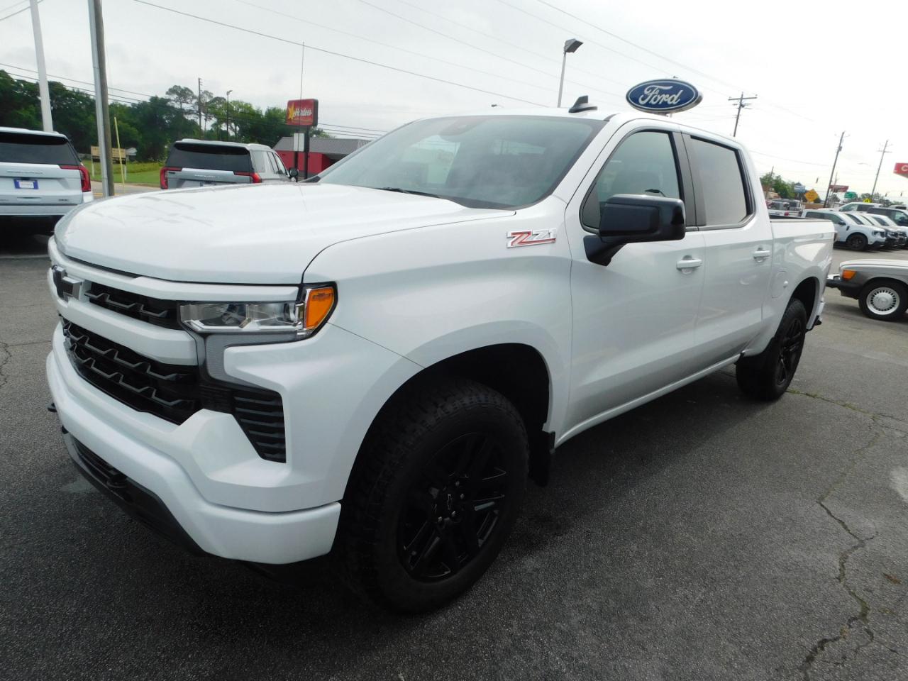 Chevrolet Silverado 1500 4WD Crew Cab 147" RST 2026