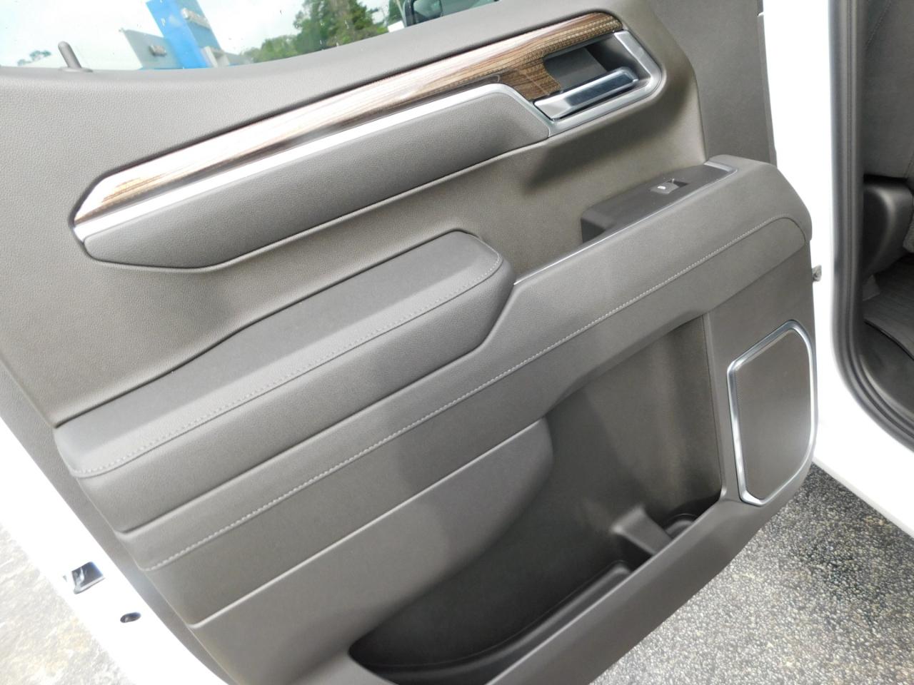 Chevrolet Silverado 1500 4WD Crew Cab 147" RST 2026