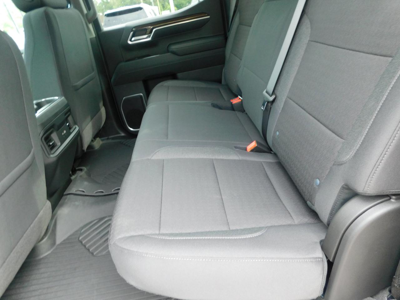 Chevrolet Silverado 1500 4WD Crew Cab 147" RST 2026