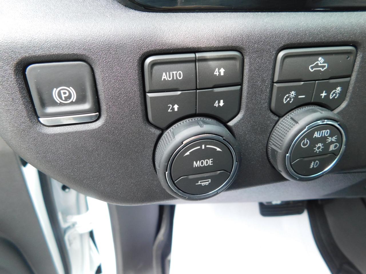 Chevrolet Silverado 1500 4WD Crew Cab 147" RST 2026