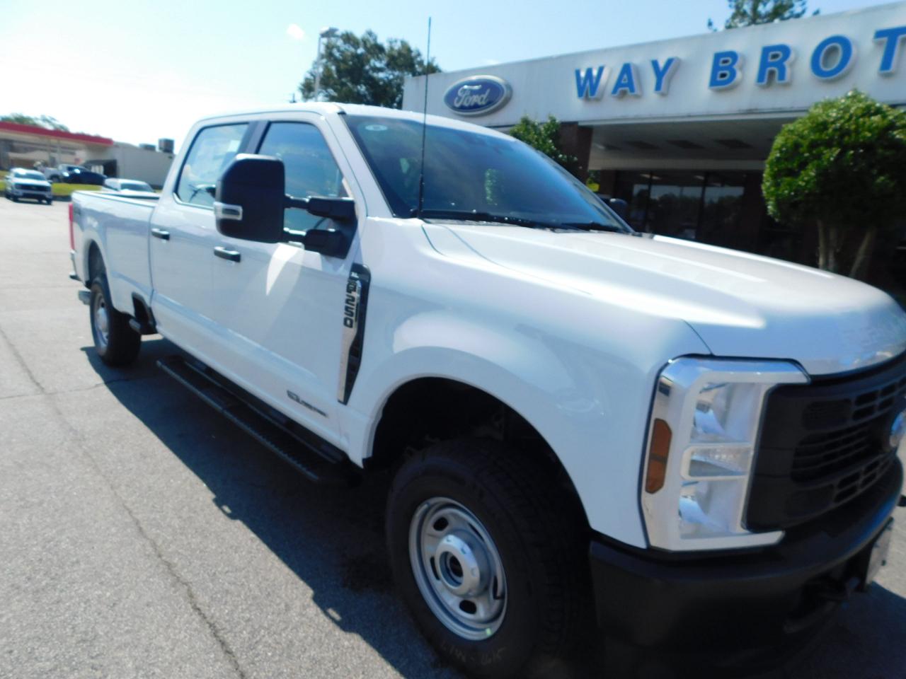 Ford Super Duty F-250 SRW XL 4WD Crew Cab 8' Box 2026