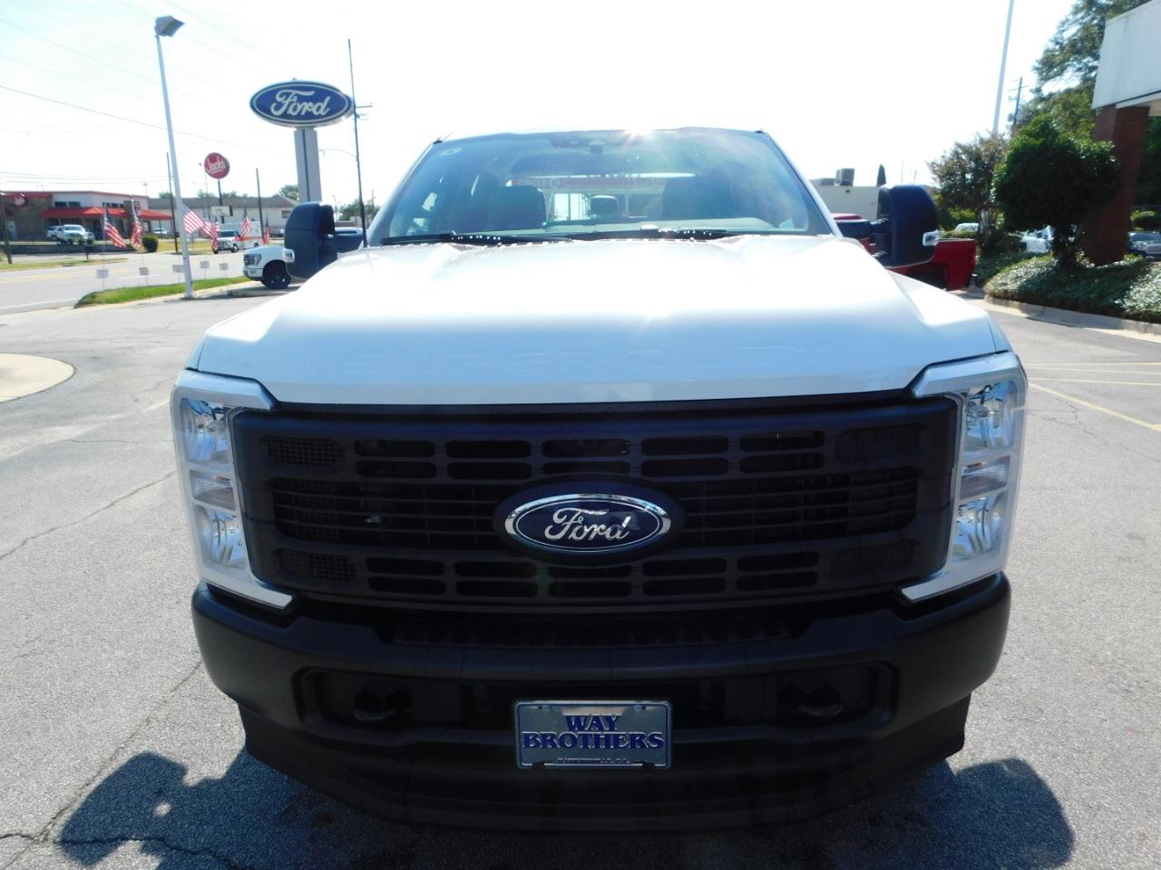 Ford Super Duty F-250 SRW XL 4WD Crew Cab 8' Box 2026