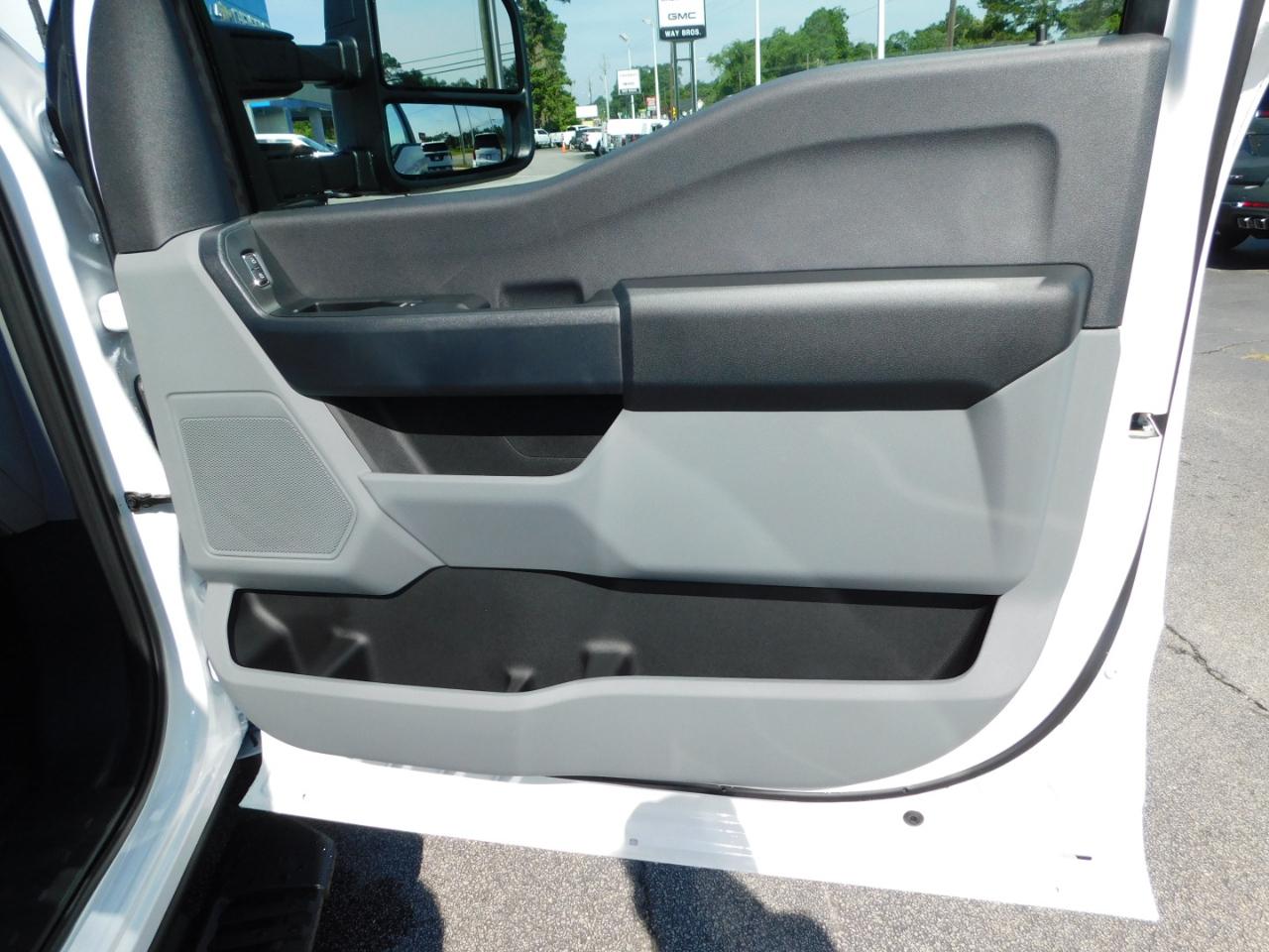 Ford Super Duty F-250 SRW XL 4WD Crew Cab 8' Box 2026