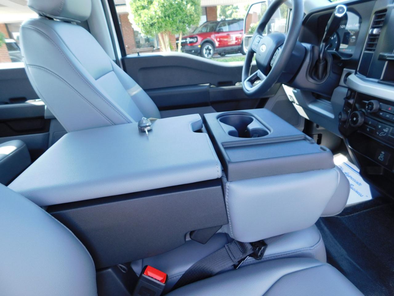 Ford Super Duty F-250 SRW XL 4WD Crew Cab 8' Box 2026