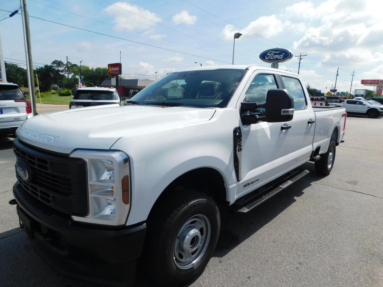 Ford Super Duty F-250 SRW XL 4WD Crew Cab 8' Box 2026