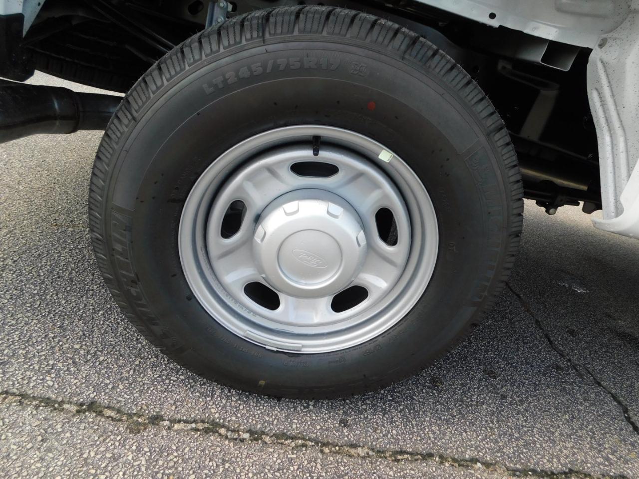 Ford Super Duty F-250 SRW XL 4WD Crew Cab 8' Box 2026