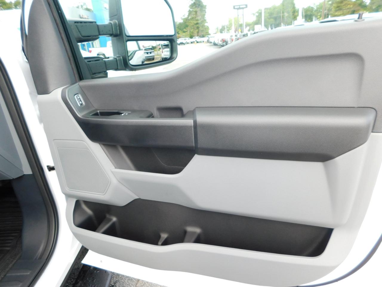 Ford Super Duty F-250 SRW XL 4WD Crew Cab 8' Box 2026