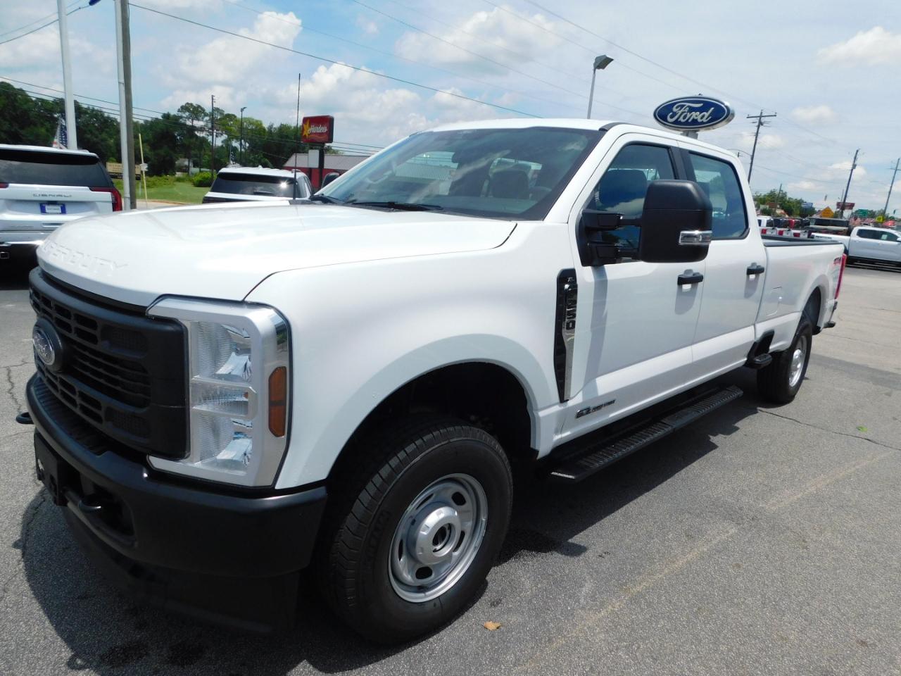 Ford Super Duty F-250 SRW XL 4WD Crew Cab 8' Box 2026