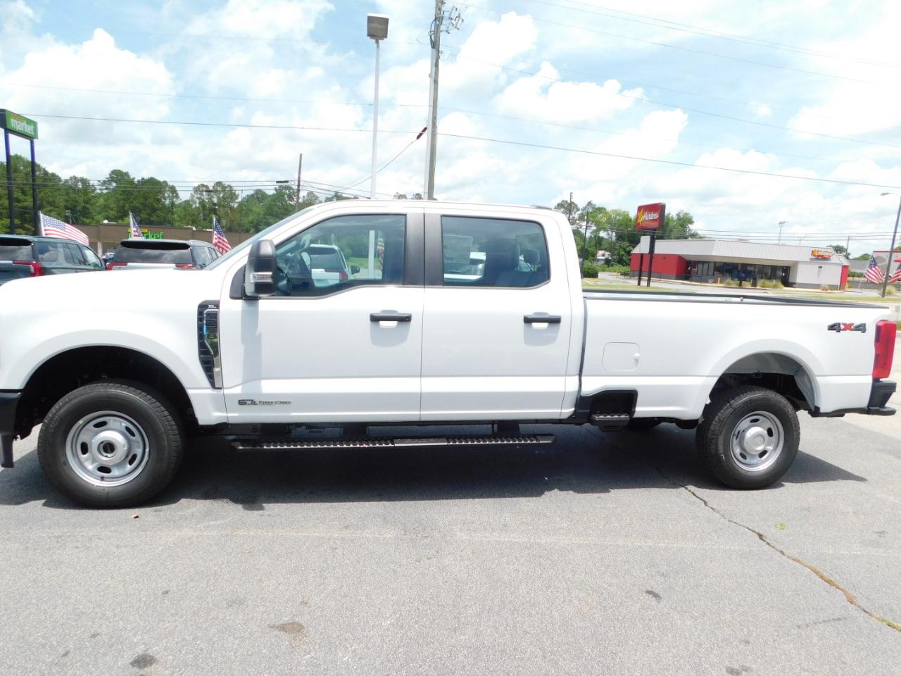 Ford Super Duty F-250 SRW XL 4WD Crew Cab 8' Box 2026