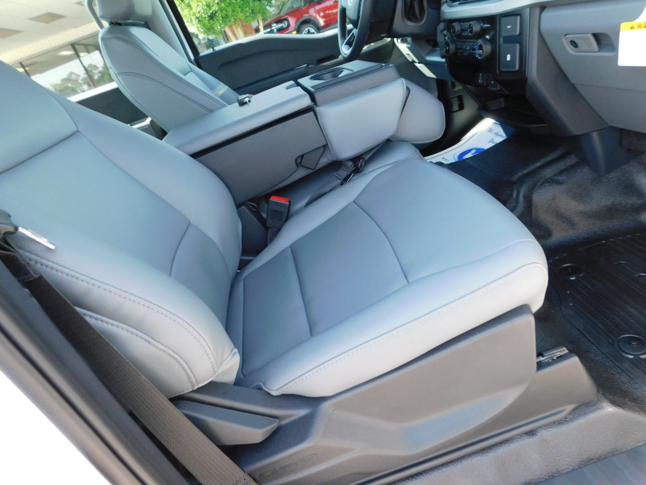Ford Super Duty F-250 SRW XL 4WD Crew Cab 8' Box 2026