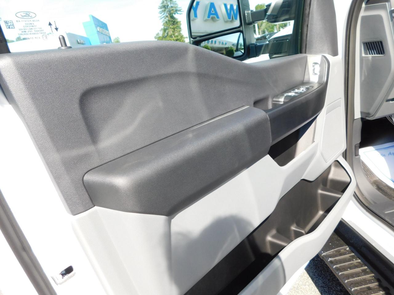 Ford Super Duty F-250 SRW XL 4WD Crew Cab 8' Box 2026