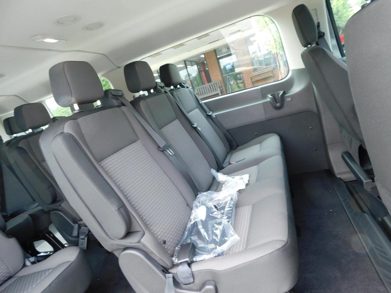 Ford Transit Passenger Wagon  2026