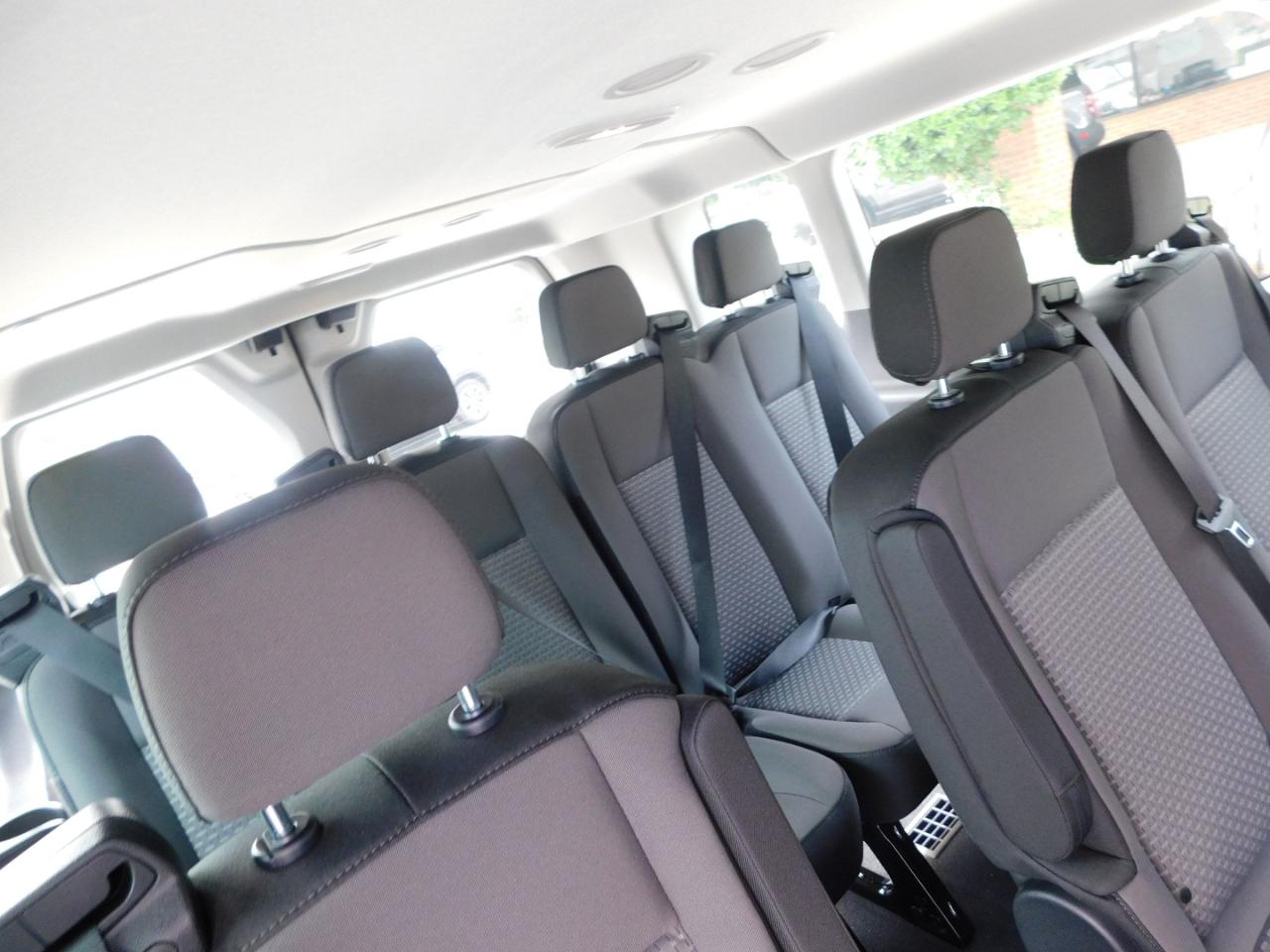Ford Transit Passenger Wagon  2026