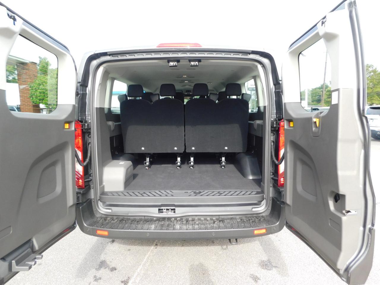 Ford Transit Passenger Wagon  2026
