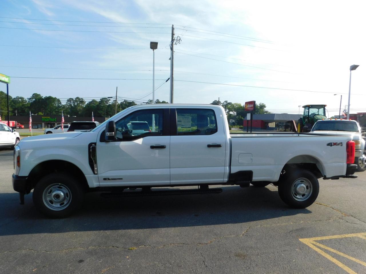 Ford Super Duty F-250 SRW XL 4WD Crew Cab 8' Box 2026