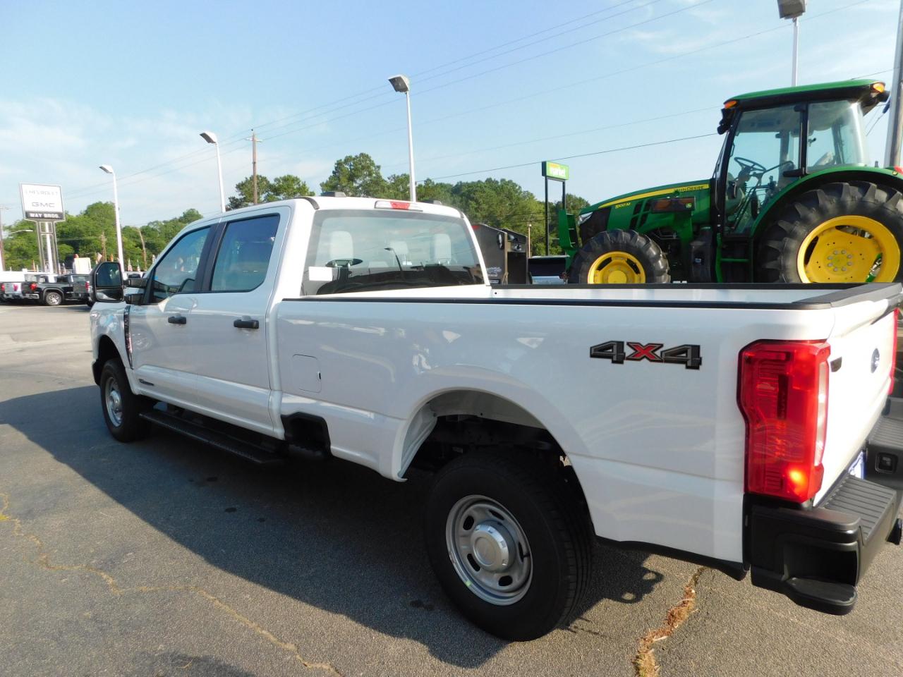 Ford Super Duty F-250 SRW XL 4WD Crew Cab 8' Box 2026