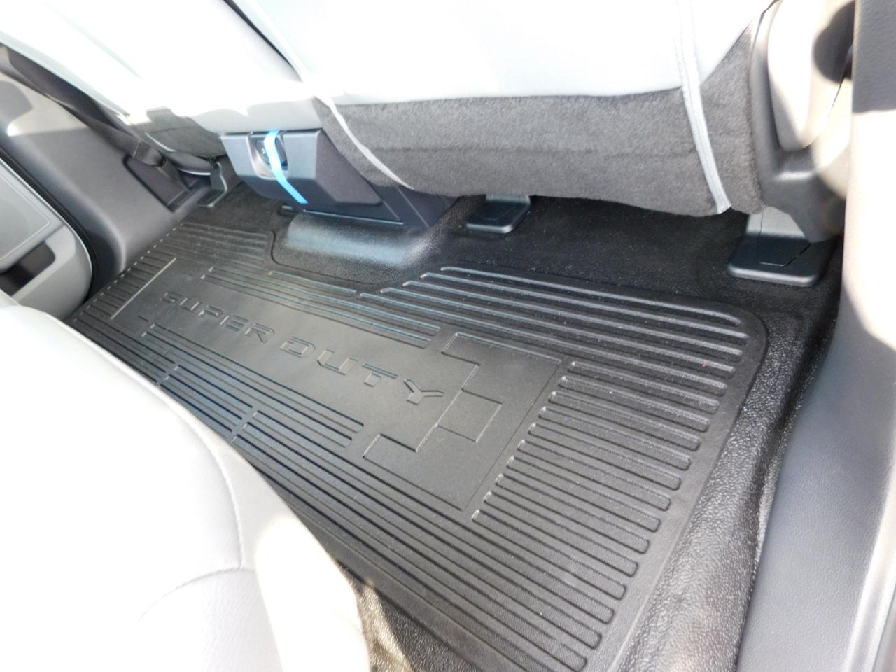 Ford Super Duty F-250 SRW XL 4WD Crew Cab 8' Box 2026