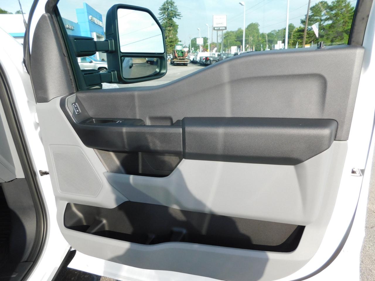Ford Super Duty F-250 SRW XL 4WD Crew Cab 8' Box 2026
