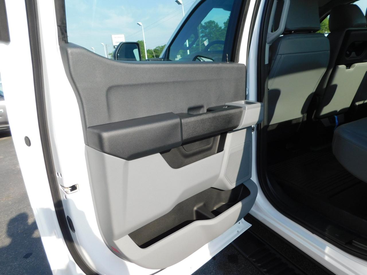 Ford Super Duty F-250 SRW XL 4WD Crew Cab 8' Box 2026