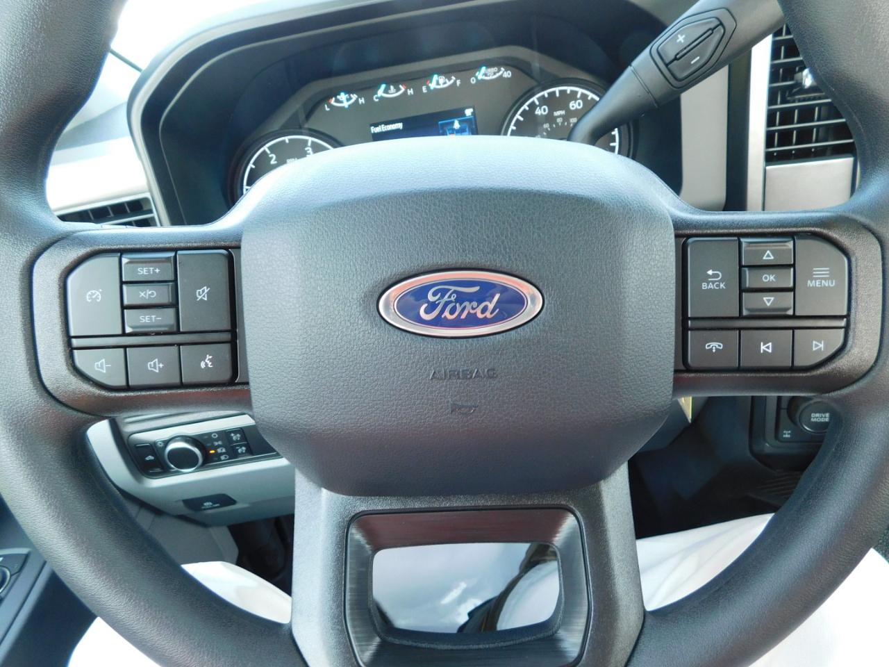 Ford Super Duty F-250 SRW XL 4WD Crew Cab 8' Box 2026