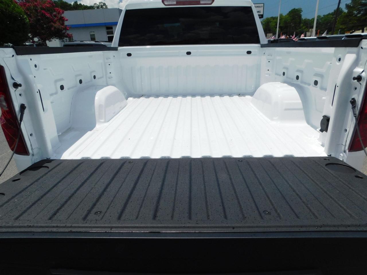 Chevrolet Silverado 1500 2WD Crew Cab 147" Custom 2026