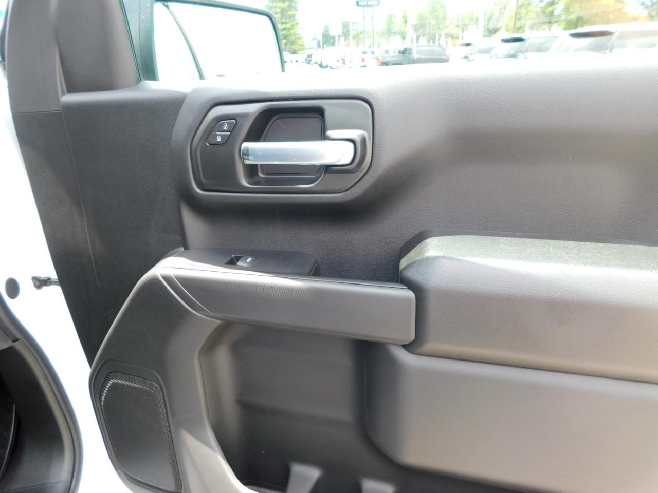 Chevrolet Silverado 1500 2WD Crew Cab 147" Custom 2026