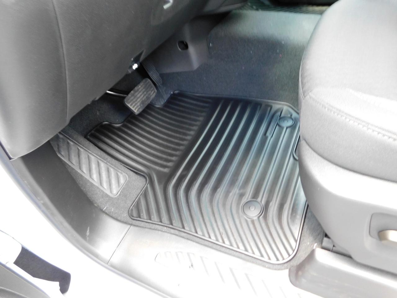 Chevrolet Silverado 1500 2WD Crew Cab 147" Custom 2026