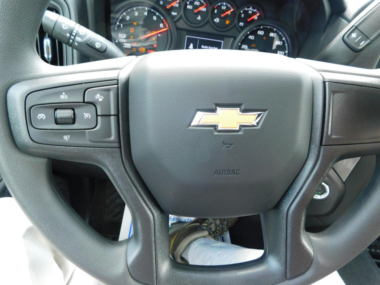 Chevrolet Silverado 1500 2WD Crew Cab 147" Custom 2026