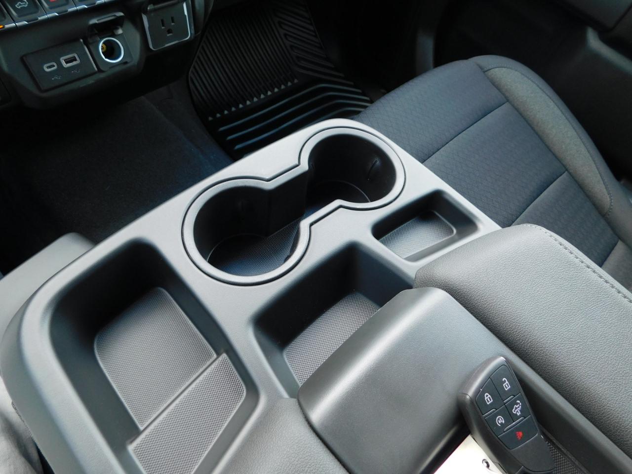 Chevrolet Silverado 1500 2WD Crew Cab 147" Custom 2026